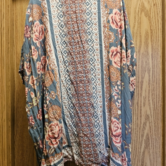 Floral Ruana - Picture 2 of 3